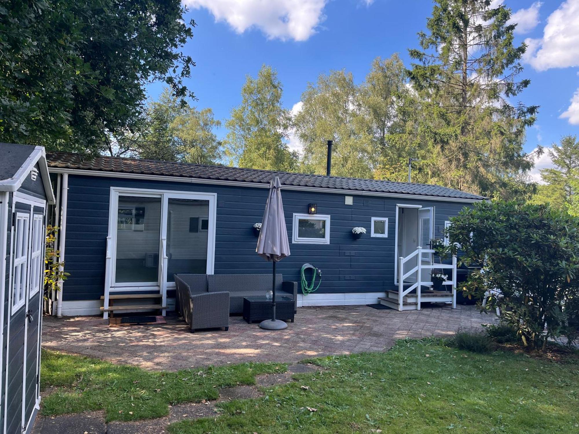 Modern Chalet In De Bossen Van De Veluwe 에페 외부 사진